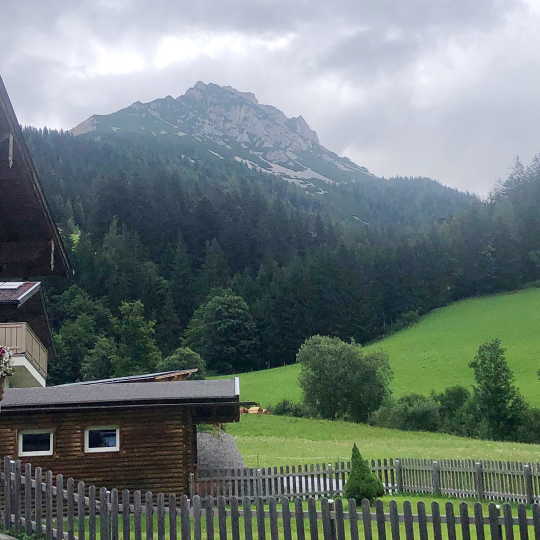 Vorbeifahrt Rötelstein, Rettenstein Gemeinde Filzmoos am Dachsteingebirge Wandertage 2023 Österreich